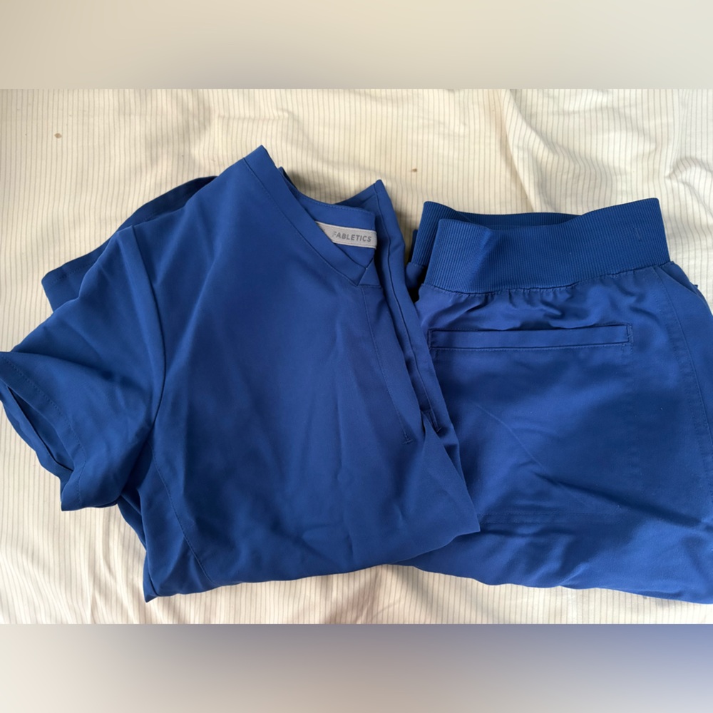 Fabletics Womens Scrub Set- Royal Blue